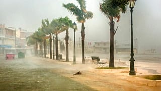 Die Straße zum Hafen von Argostoli auf der griechischen Insel Kefalonia war unpassierbar
