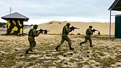 Russische und belarussische Truppen proben den Ernstfall  - fünf Kilometer vor der Grenze zu Polen