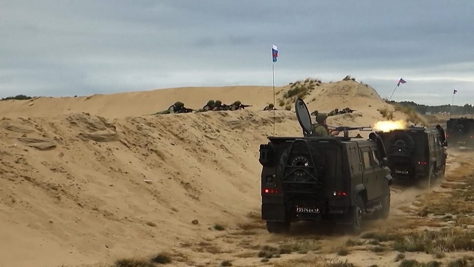 Rusya ve Belarus ordusundan Polonya sınırında 'Slav Kardeşliği' tatbikatı