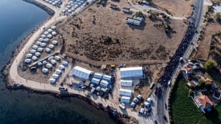 7.000 migrantes já estão instalados no novo acampamento de Lesbos