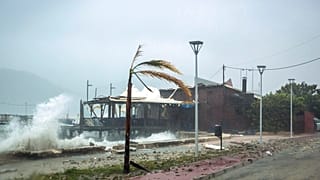 Furacão mediterrâneo Ianos castiga ilhas gregas