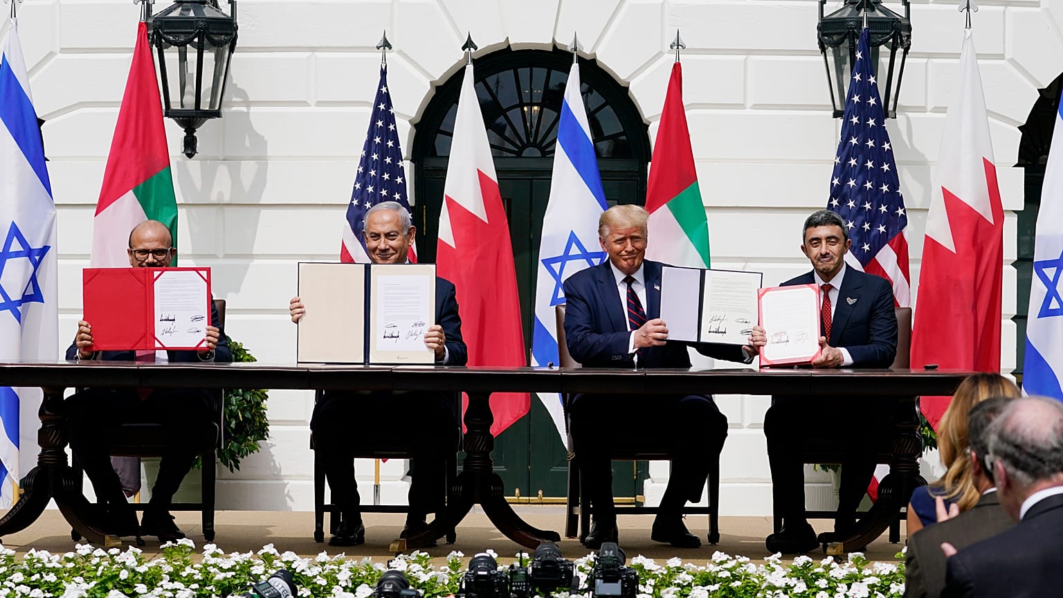 ترامب و وزير خارجية البحرين خالد بن أحمد آل خليفة ونتنياهو وعبد الله بن زايد في واشنطن ، 15 سبتمبر 2020
