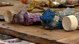 Festékes tubusok a Budapest Art Factoryban