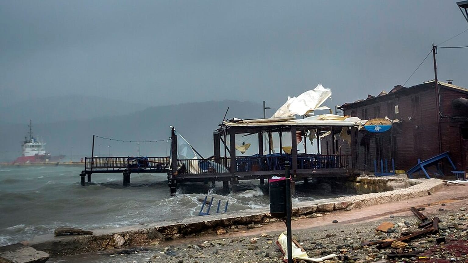 Sturm auf griechischer Ferieninsel