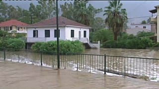 Tempestade tropical abate-se sobre a Grécia