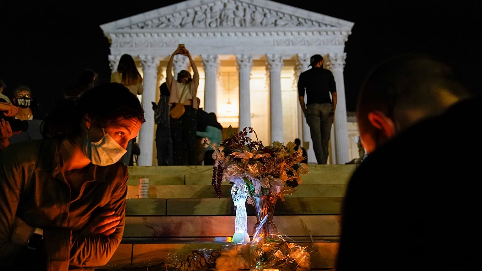 Mahnwache für RBG vor dem Supreme COurt