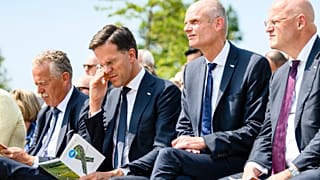 Hollanda Adalet Bakanı Grapperhaus'a sosyal mesafe kurallarını ihlal ettiği gerekçesiyle para cezası kesildi