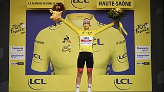 Tadej Pogacar s'empare du maillot jaune à la veille de l'arrivée du Tour de France