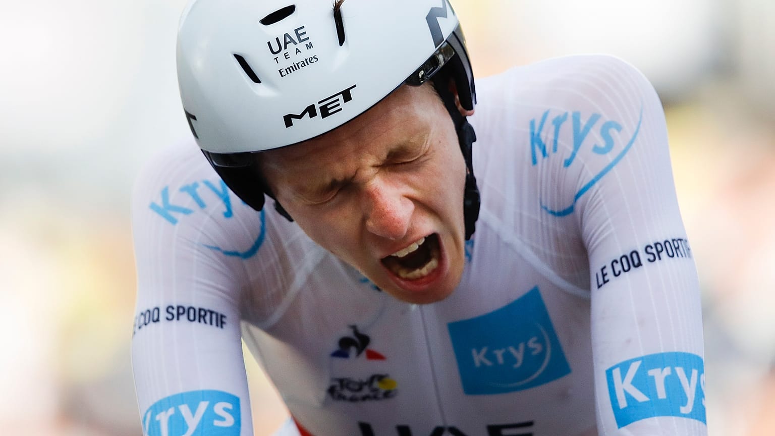 Tadej Pogacar campeão virtual da Volta à França em bicicleta