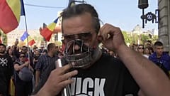 Anti-Corona-Demos in London und Bukarest