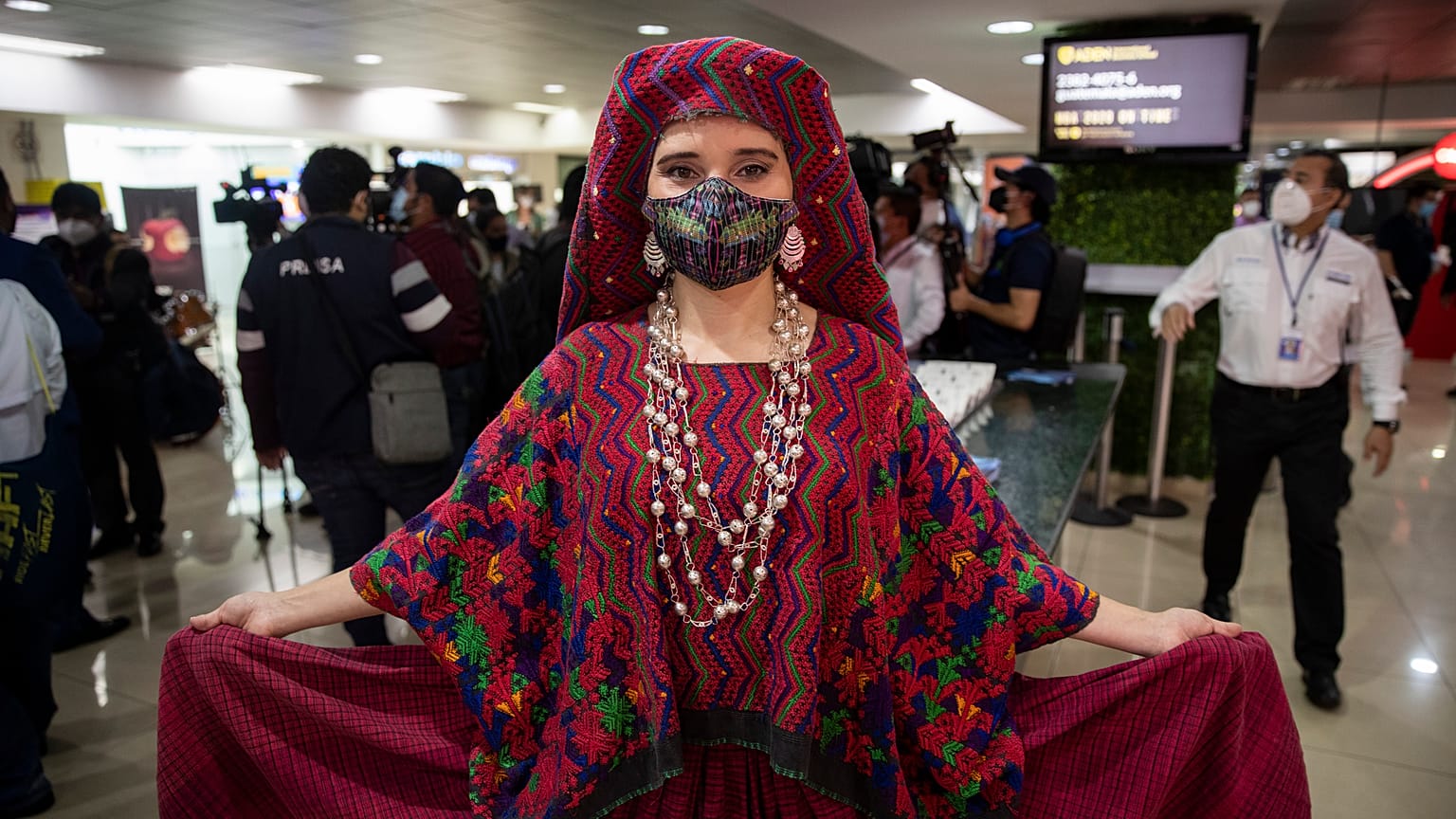 Aeroportos de El Salvador e da Guatemala reabrem ao fim de seis meses