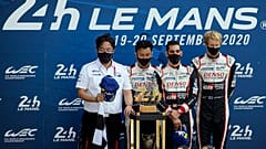 v.l.n.r. Teamchef Akio Toyoda, Kazuki Nakajima, Sebastien Buemi, Brendon Hartley