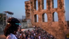 Oι συναυλίες αναστέλλονται, τόσο σε ανοιχτούς, όσο και σε κλειστούς χώρους.