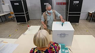 Italianos aprovam redução de deputados