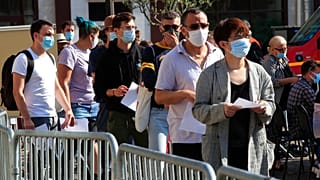 File d'attente pour les tests PCR.