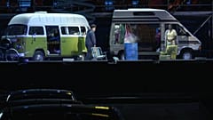 Drive-in szabadtéri autós opera Angliában 