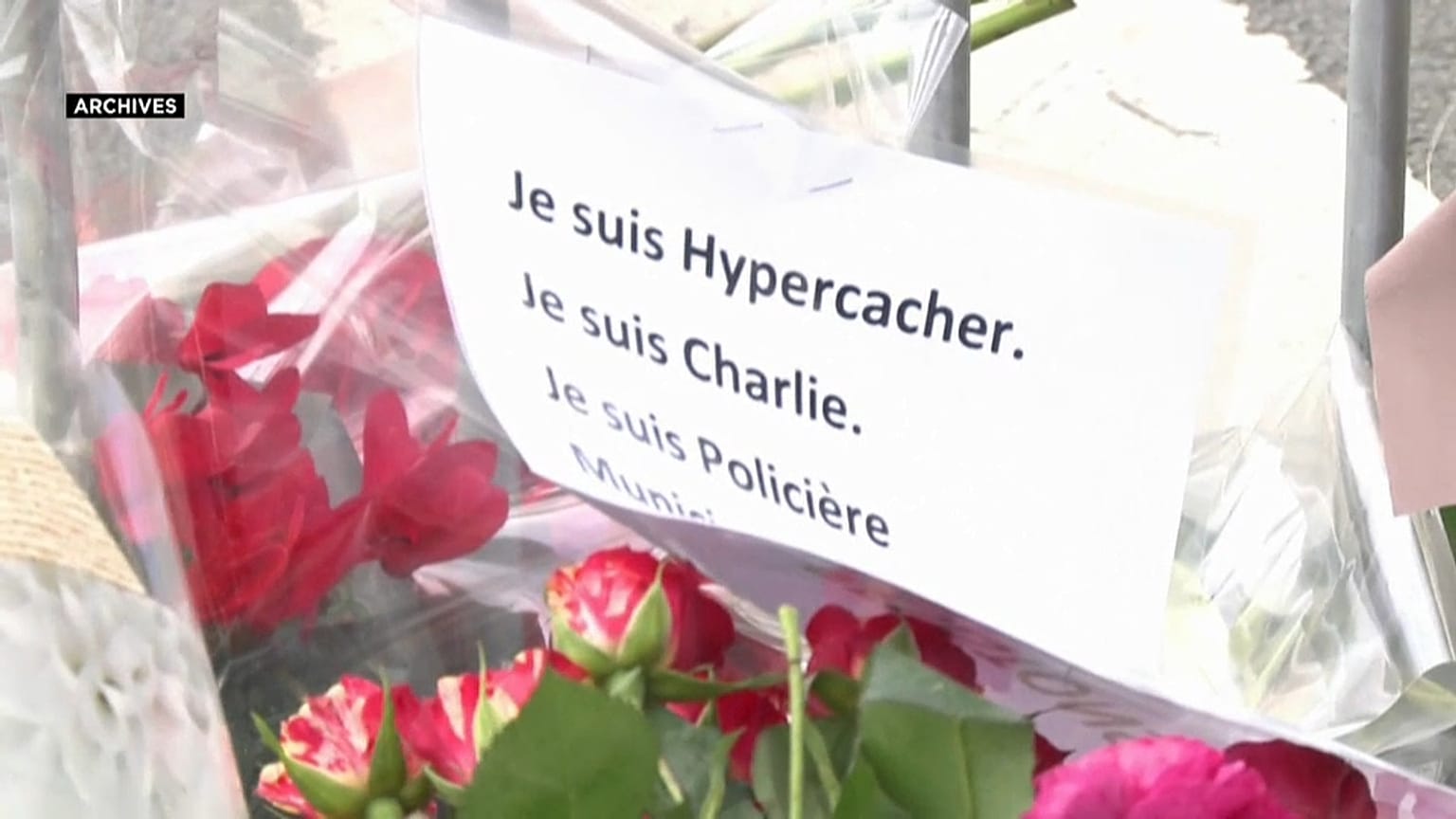Hommage sur les lieux de l'attentat de l'Hyper Cacher, janvier 2015