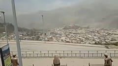 La ceniza del volcán Sangay cubre las calles de seis regiones de Ecuador