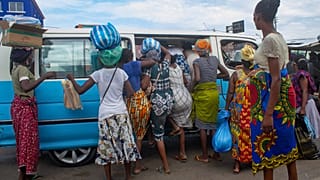 Restrições para conter a Covid-19 em Angola nos transportes públicos