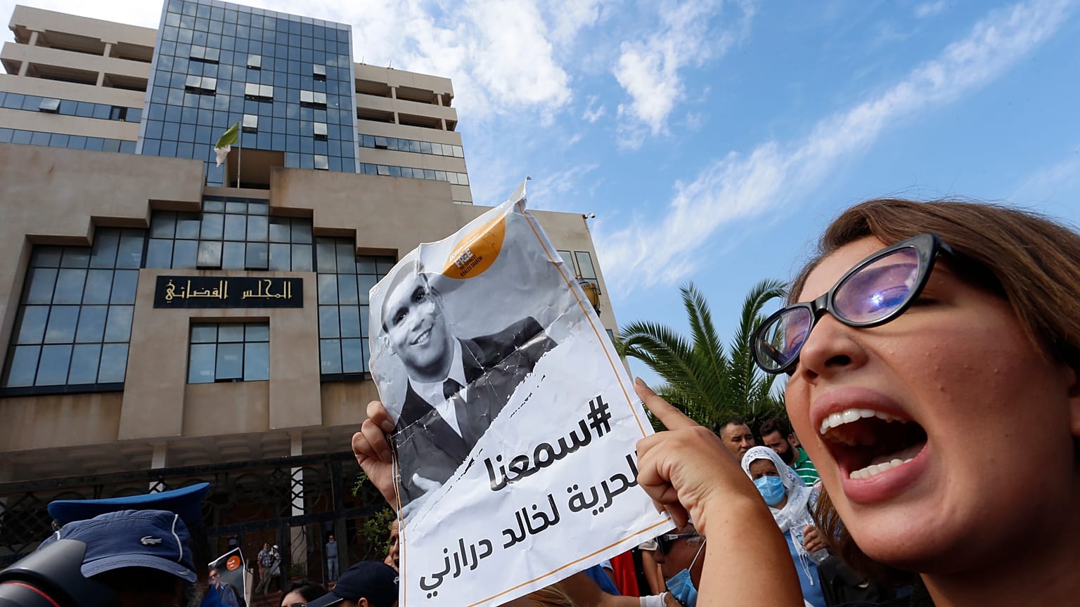 من مظاهرة مؤيدة للصحافي خالد درارني الذي حكم عليه بالسجن 