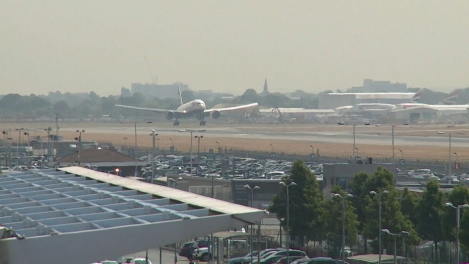 Propuesta para reorganizar el tráfico aéreo europeo y reducir las emisiones contaminantes