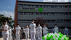 Trabajadoras de "DomusVi Arturo Soria" guardan un minuto de silencio, Madrid, España, 15/9/2020
