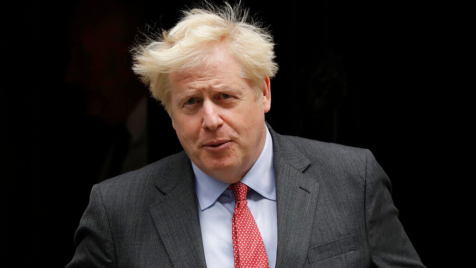 PM britânico impõe mais restrições