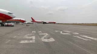 Avião fa TAAG prepara-se para descolar rumo a Lisboa
