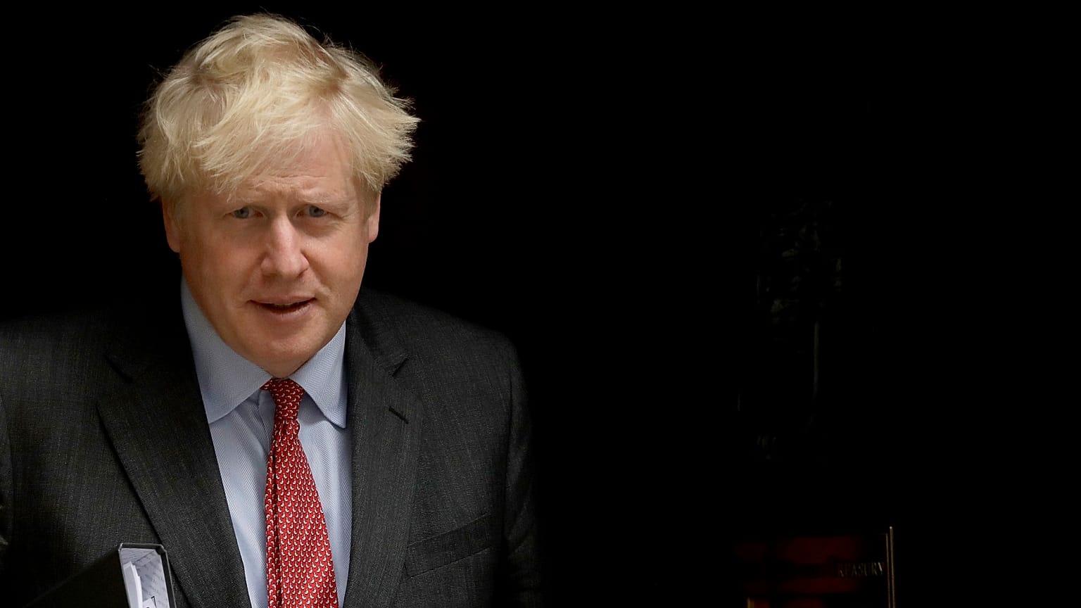 Este tízkor bezárja a kocsmákat a brit kormány