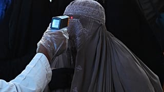 Covid-19 salgınıyla birlikte Avrupa ülkelerinde burka yasağı tekrar tartışmaya açıldı