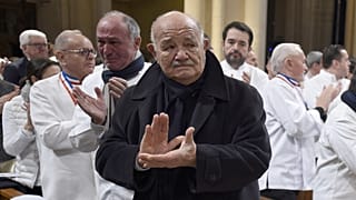 Le chef Pierre Troisgros, lors des funérailles de son ami Paul Bocuse.
