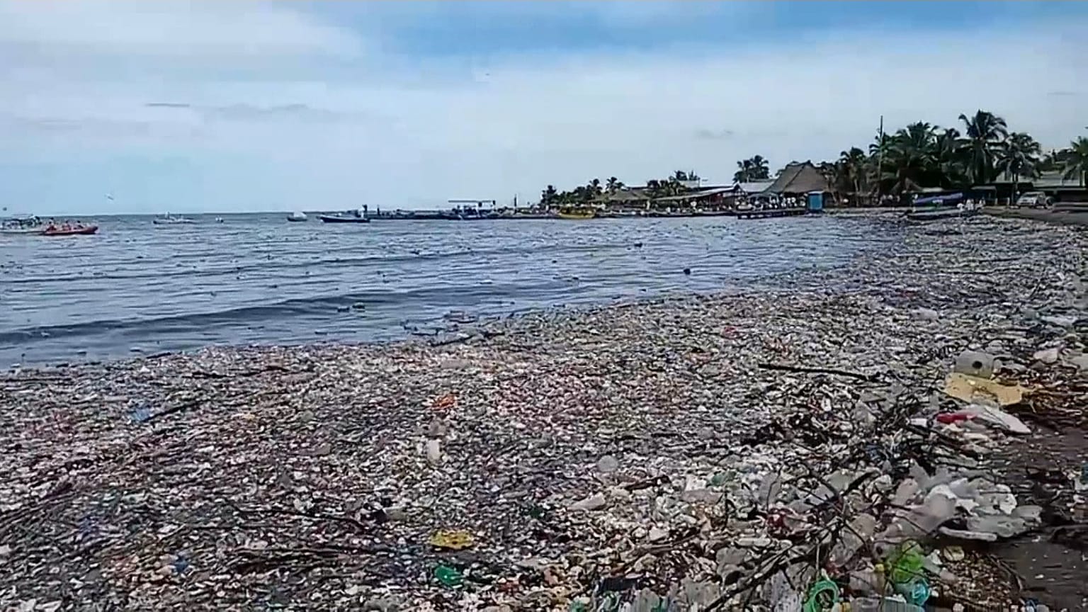 Honduras massive trash wave 