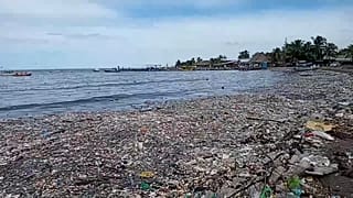 Honduras massive trash wave 