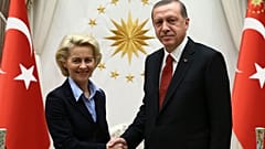 ΟΥΡΣΟΥΛΑ ΦΟΝ ΝΤΕΡ ΛΑΙΕΝ