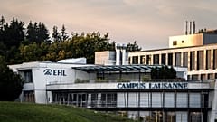 İsviçre'de öğrencileri karantinaya alınan Ecole Hoteliere de Lausanne Turizm ve Otelcilik Okulu.