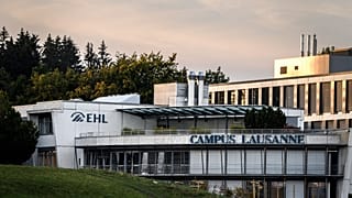 İsviçre'de öğrencileri karantinaya alınan Ecole Hoteliere de Lausanne Turizm ve Otelcilik Okulu.