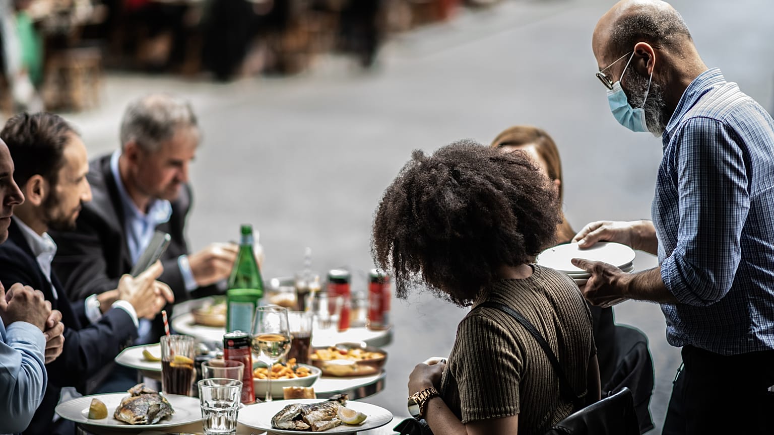 Paris'te bir restorant 