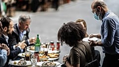 Paris'te bir restorant 
