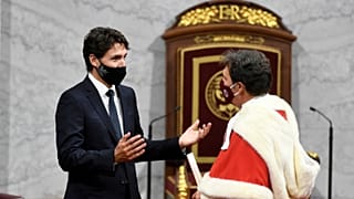 ترودو بصحبة وزير العدل الكندي
