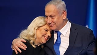 رئيس الوزراء الإسرائيلي بنيامين نتنياهو وزوجته سارة