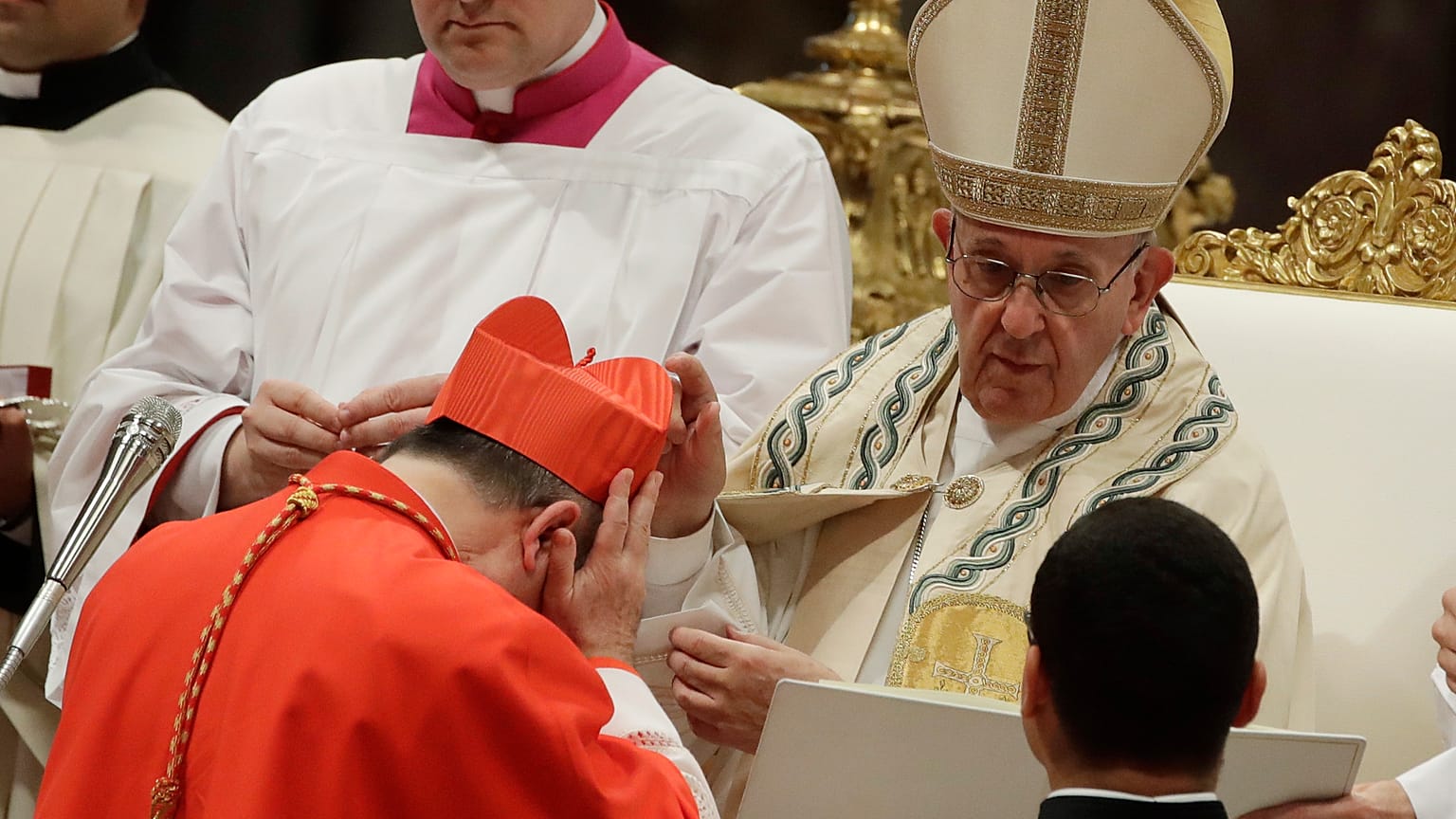 Kardinal Becciu und Papst Franziskus