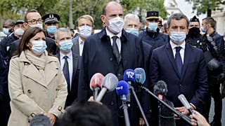 Primeiro-ministro francês no local do ataque com arma branca em Paris