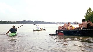 Alkonyat a Római-parton, zenélés egy strandolós nap végén