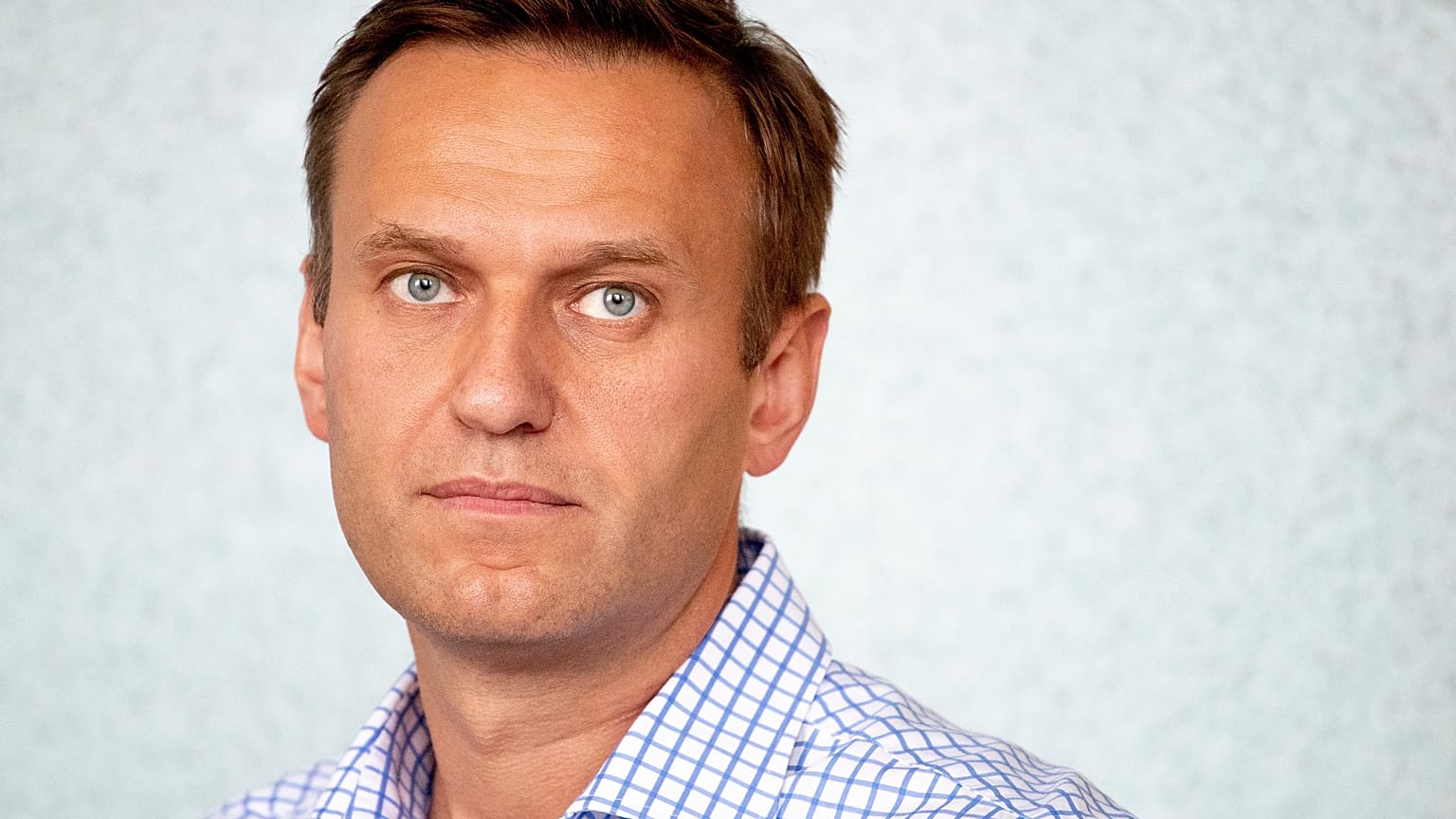 Kremlin critic Alexei Navalny fell ill on a flight from Tomsk to Moscow on August 20.