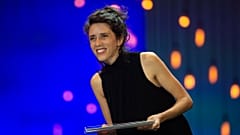 Catarina Vasconcelos recebe o prémio Zabaltegi-Tabakalera em San Sebastian