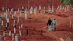 Il cimitero di Pondok Rangoon, in Indonesia. 