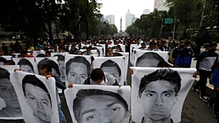 Manifestations pour marquer le 6ème anniversaire de la disparition forcée des 43 étudiants mexicains - 26.09.2020
