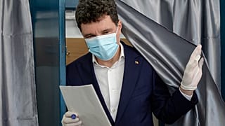Un matemático podría arrebatar la alcaldía de Bucarest a los socialdemócratas