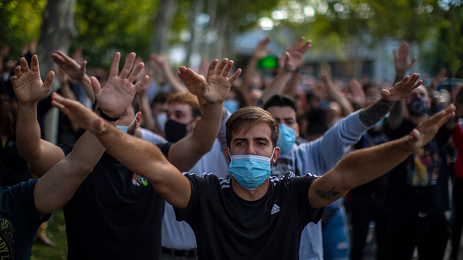 Imagen de una de las protestas contra la gestión regional de la pandemia que han tenido lugar este domingo en Madrid