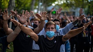 Imagen de una de las protestas contra la gestión regional de la pandemia que han tenido lugar este domingo en Madrid